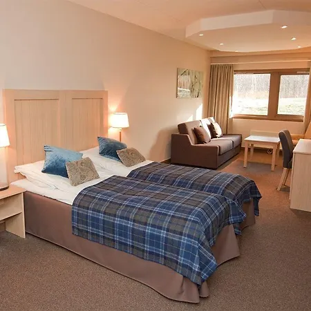 Отель Highland 4*