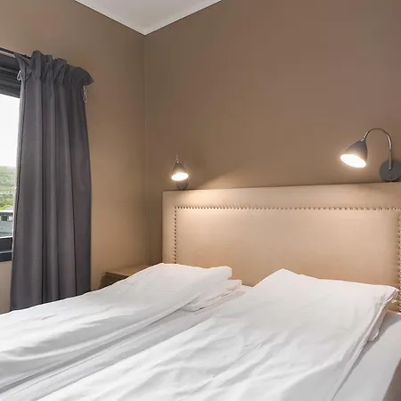 Отель Highland 4*