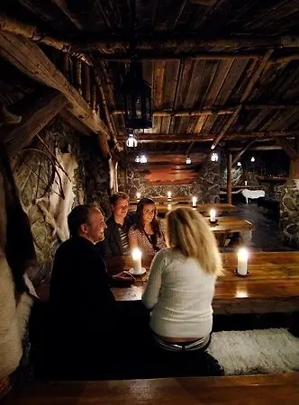 Отель Highland 4*