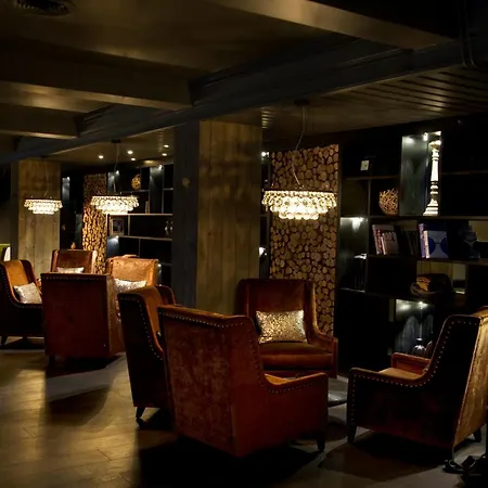 Hotell Highland 4*